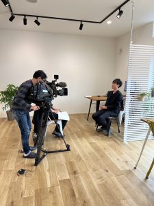 山本のインタビューの写真